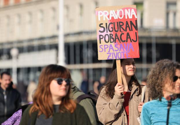 Zagreb: Muška molitva i popratni prosvjed na glavnom gradskom trgu