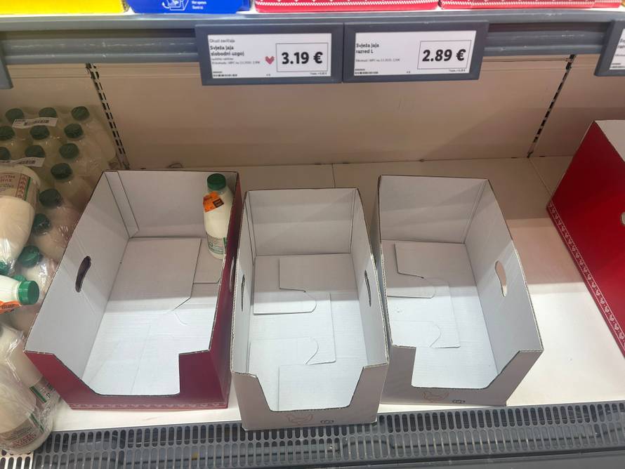 U trgovinama nema jaja: U velikim centrima police su sve praznije: Evo o čemu se radi!