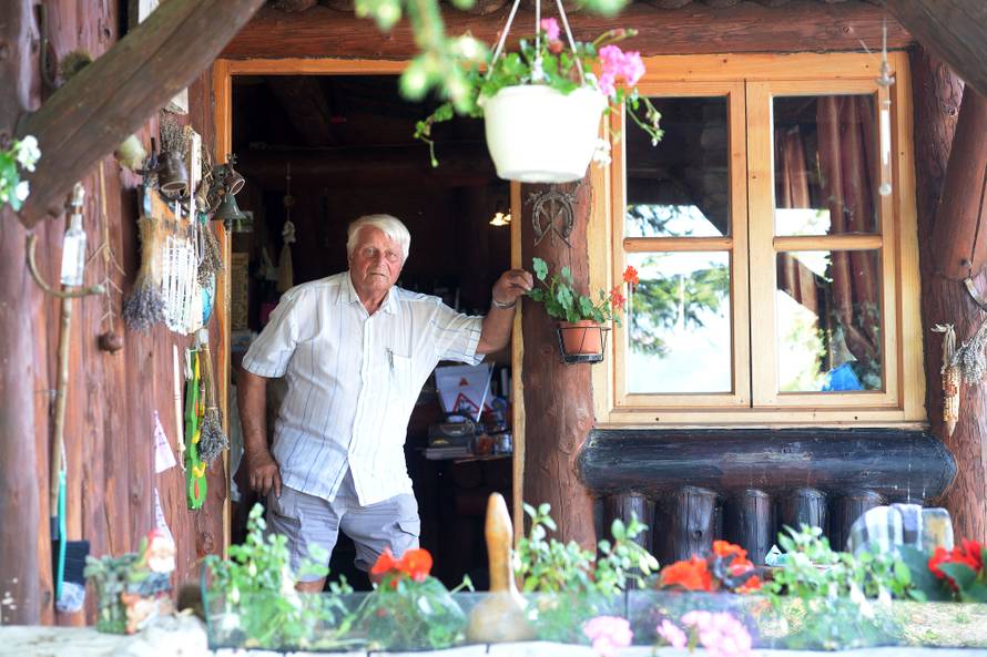 Pjesnik Josip Kropek (80): U mirovini sam objavio 18 knjiga