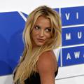 Britney izvela obožavatelja na binu: 'Pa ti smrdiš po alkoholu'