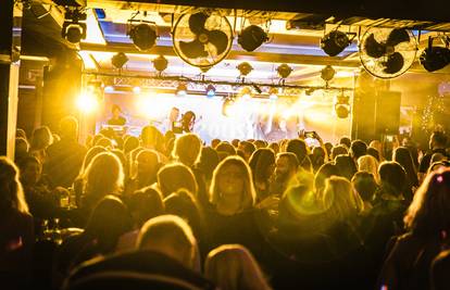 Božićni spektakl u Metropolis klubu uz najveće hitove ABBA-e!