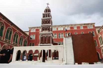 Split: Na svetkovinu sv. Dujma građane su počastili krokantom