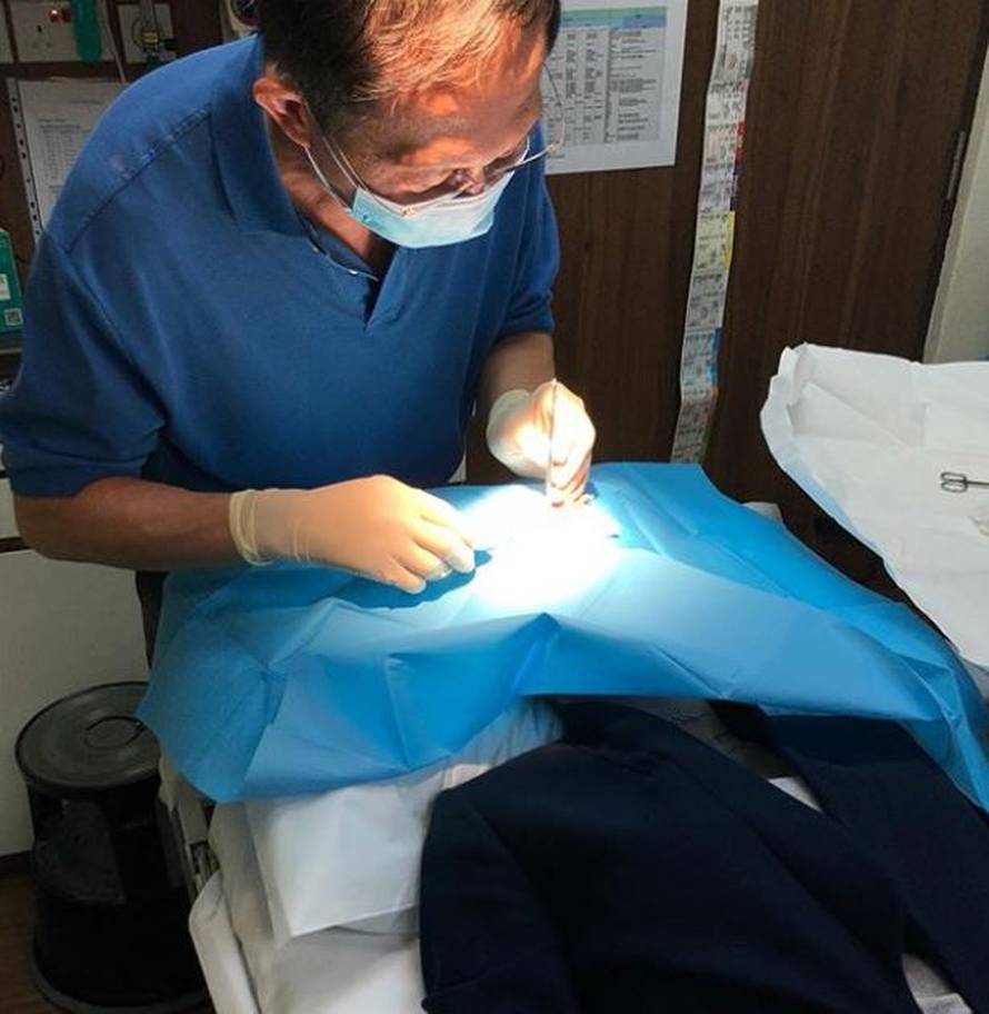 Nezgoda tijekom odmora: Sin je dizajnericu ubo vilicom u lice