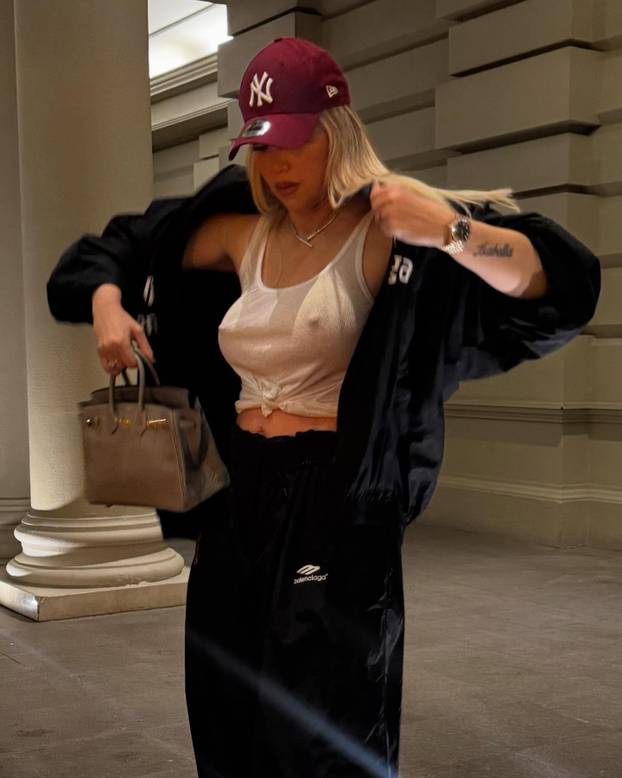 FOTO Godina nova, a Wanda po starom. Tange, bujni dekolte i novi partner: 'Prava ljubav...'