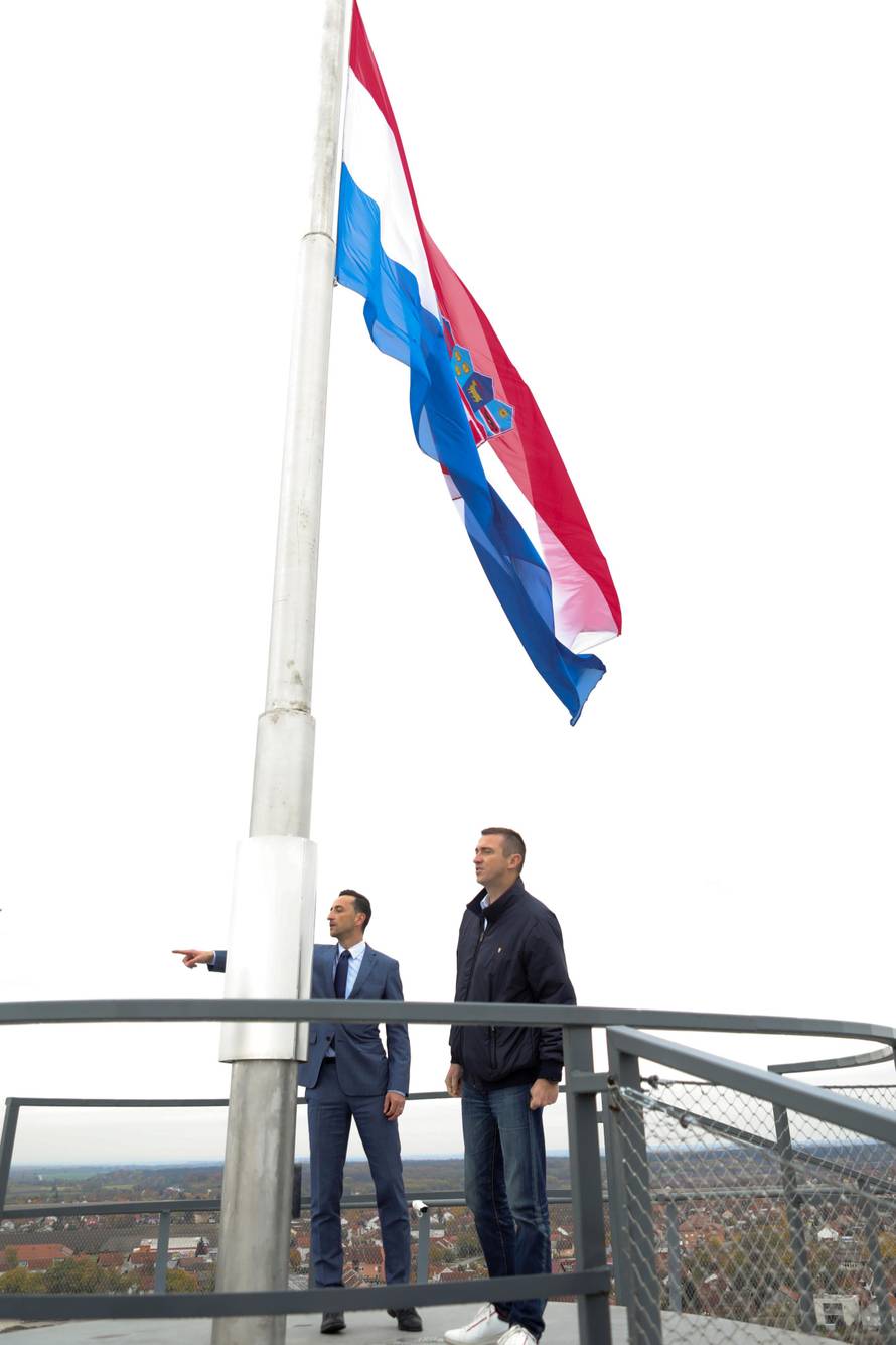 Penava i Zeko na konferenciji za medije o godini rada Vukovarskog tornja