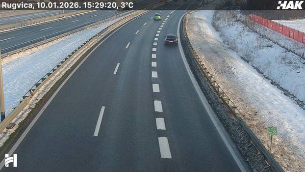 FOTO Pogledajte situaciju na autocestama: Snijeg još pada, stvara se poledica, ima i magle