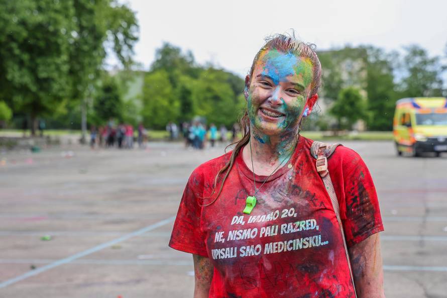 Pulski srednjoškolci slave kraj škole