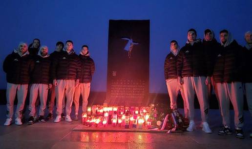 FOTO Hrvatski košarkaši otišli u posjet Vukovaru! Mario Hezonja pokrenuo fantastičnu inicijativu