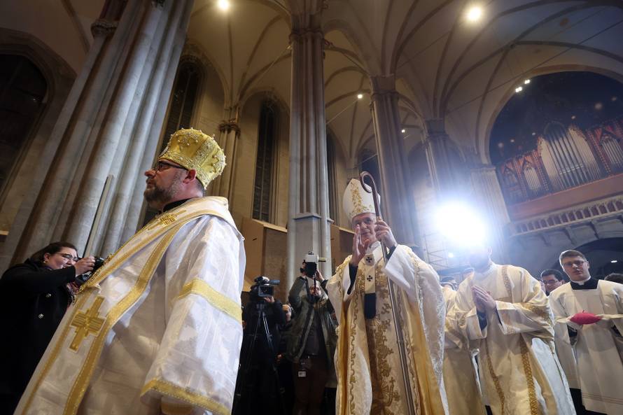 Zagreb: Misa polnoćka nakon pet godina slavi se u katedrali