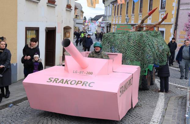 Velika povorka maskiranih grupa na 200. Samoborskom fašniku