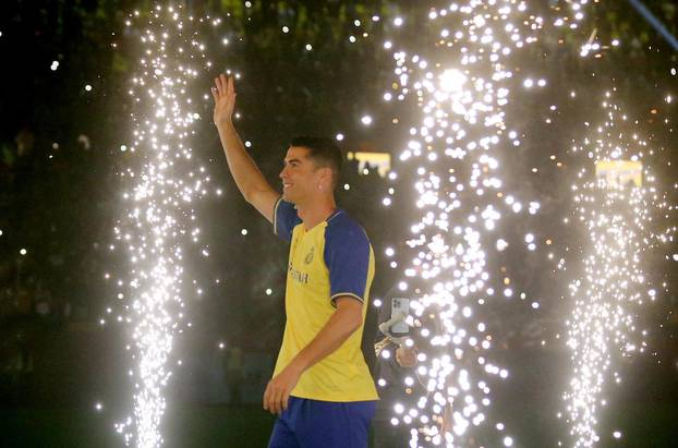 Al Nassr unveil new signing Cristiano Ronaldo