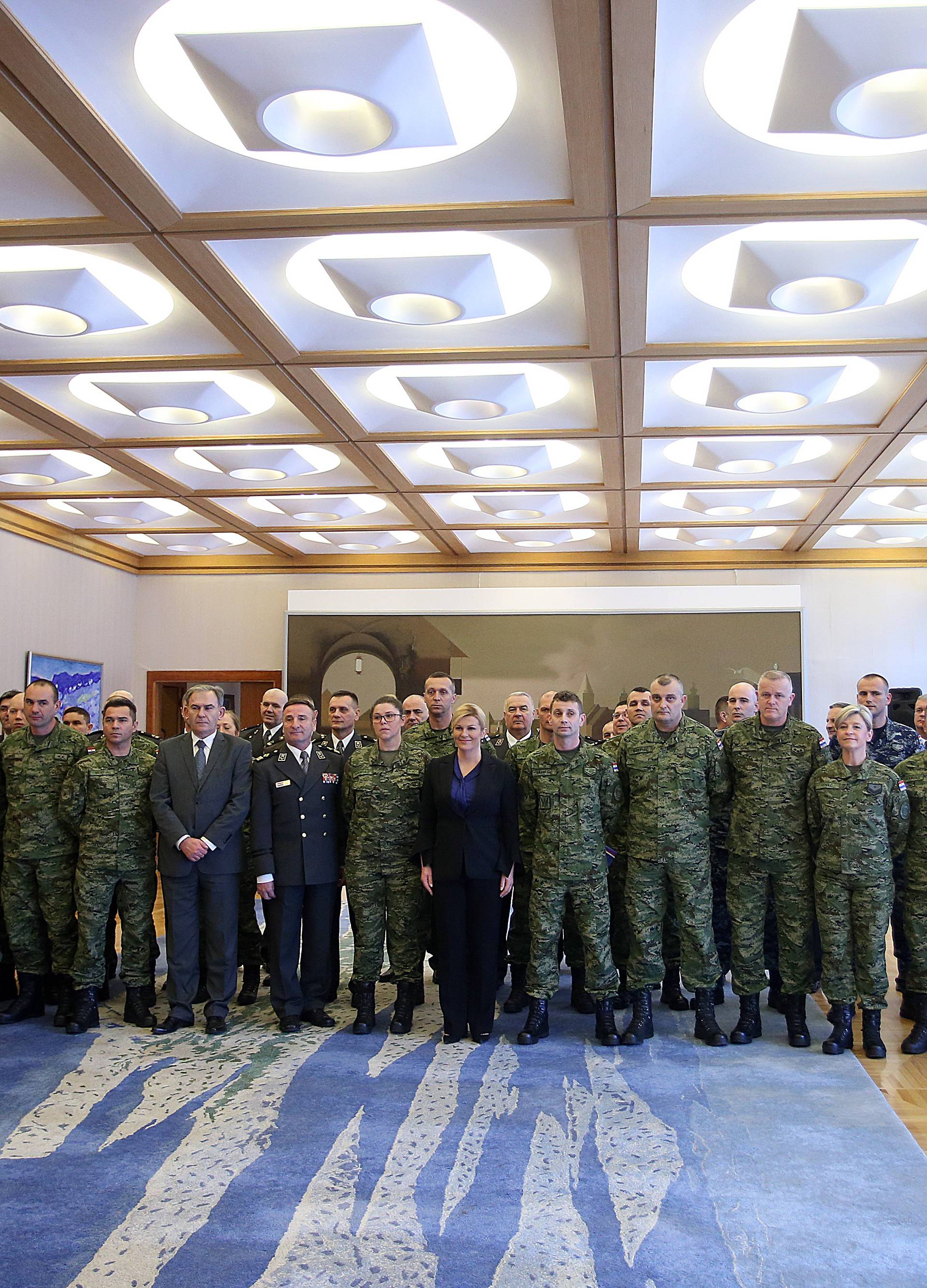 Predsjednica primila najbolje  vojnike i dočasnike u 2017.