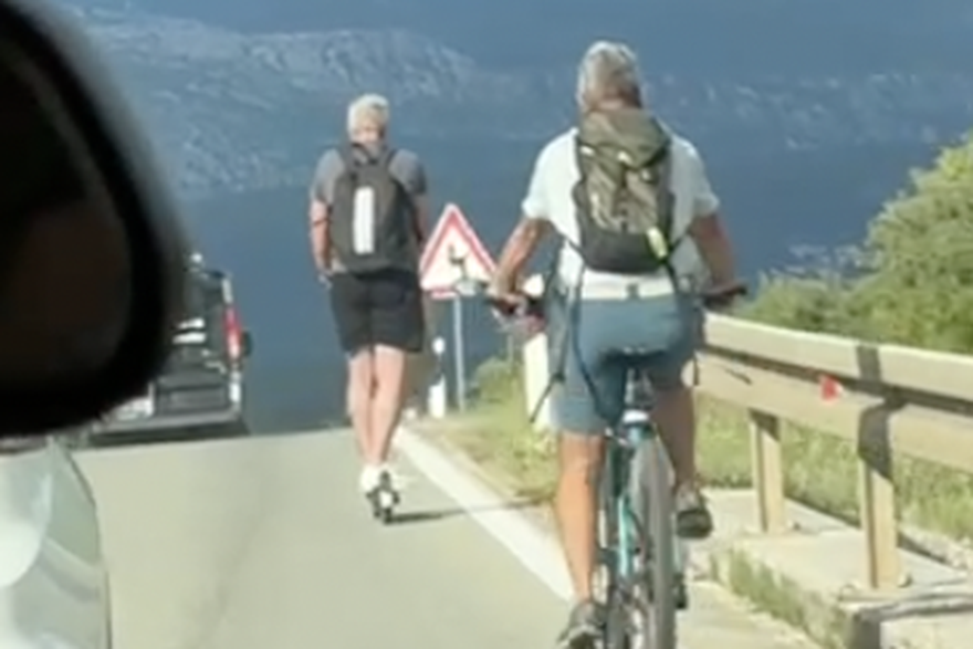 Romobilom preko Krčkog mosta