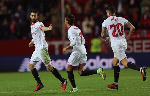 Football Soccer - Spanish La Liga Santander - Sevilla v Valencia