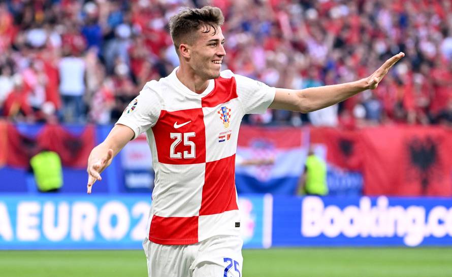 Hamburg: Susret Hrvatske i Albanije u 2. kolu skupine B na Europskom prvenstvu, Hrvatska u dvije minute okrenula utakmicu na 2:1