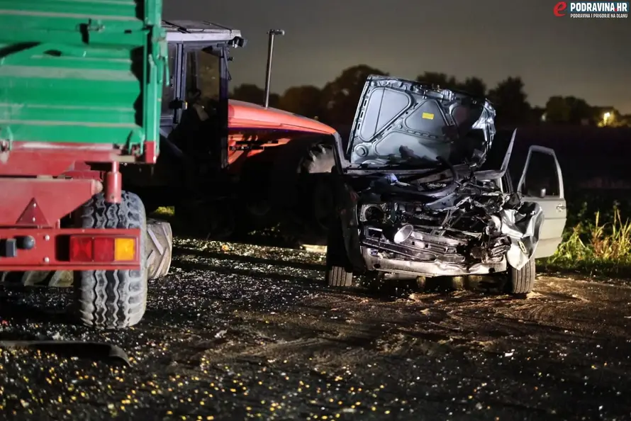 FOTO Dvoje ozlijeđeno u sudaru auta i traktora u Koprivnici