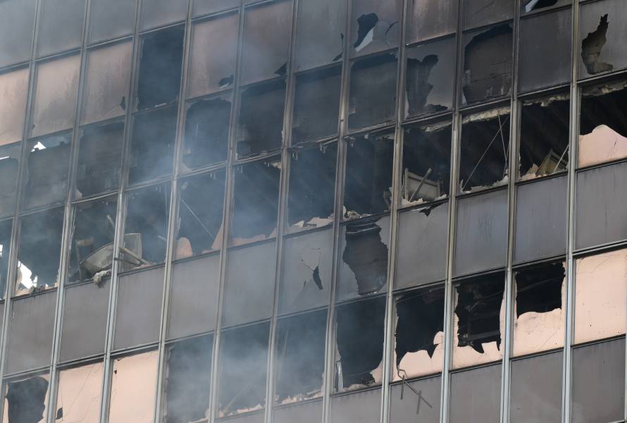 Zagreb: Ugašena vatra na Vjesnikovom neboderu 