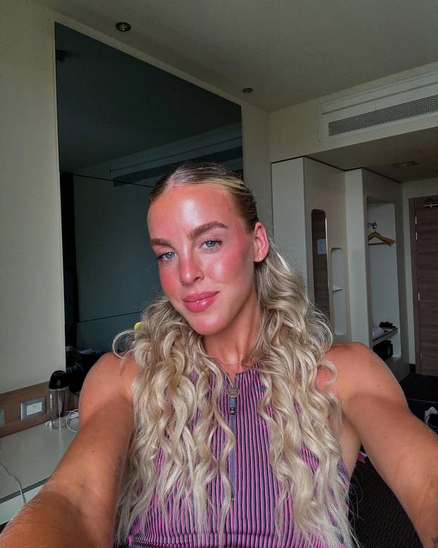 FOTO Svi pričaju o olimpijskoj prvakinji. Došla je na dodjelu bez grudnjaka i zasjenila sve