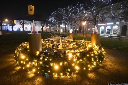 FOTO Advent u Križevcima: Klizalište za djecu, a za odrasle - degustacija vina i sireva