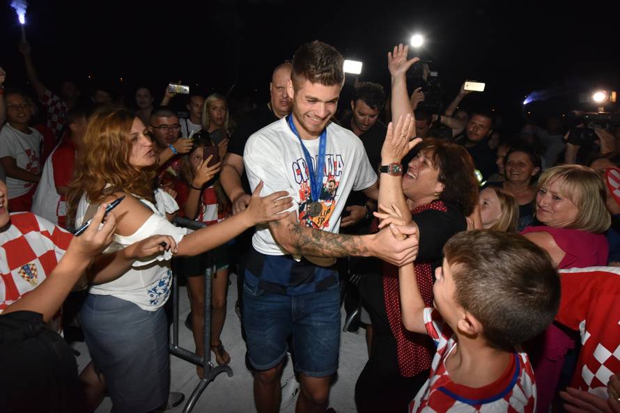 MjeÅ¡tani Bilica organizirali doÄek za srebrnog reprezentativca Duju Äaletu-Cara