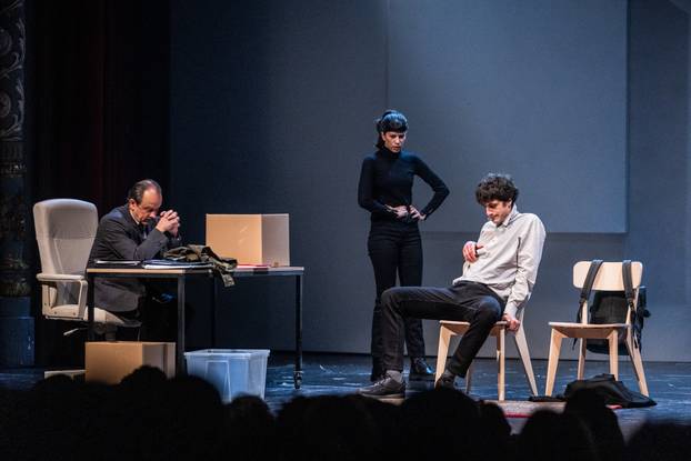 Split: U splitskom HNK premijerno izvedena drama "Požari"