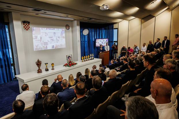 Split: Održana komemoracija za proslavljenog nogometnog vratara Tončija Gabrića