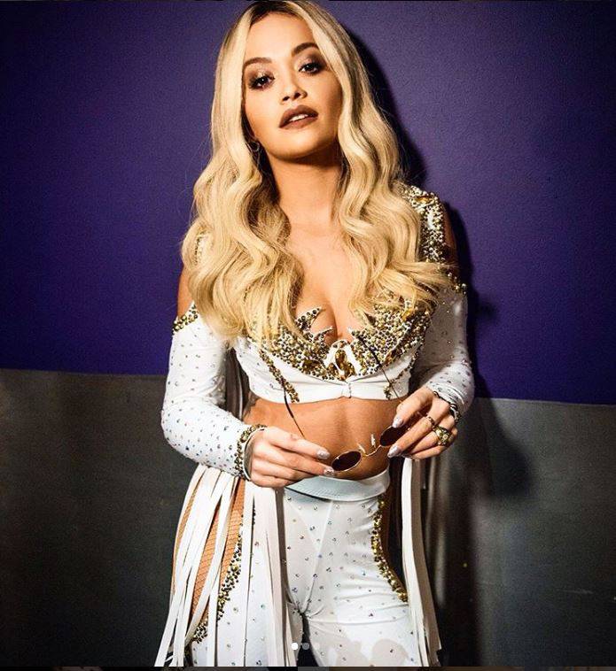 Isprobavala je novi filter: Rita Ora u seksi bikiniju na jahti