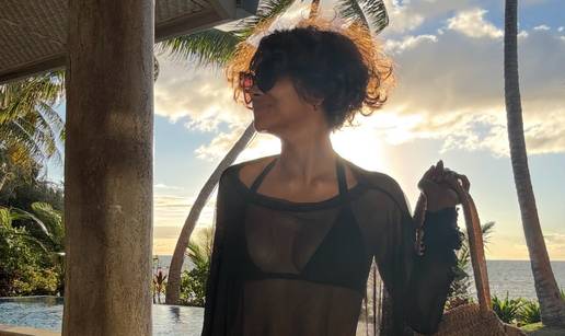 FOTO Nema &scaron;anse da ona slavi 60. ro&dstrok;endan! Halle Berry u tangicama prkosi godinama