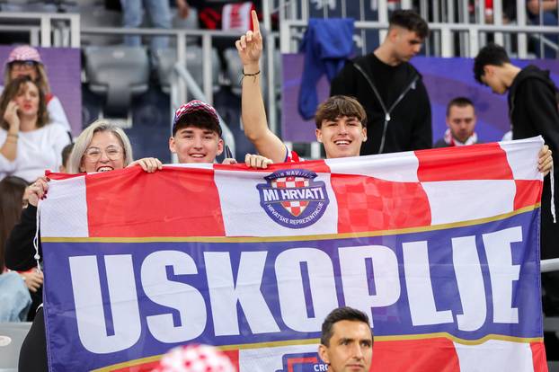 Zagreb: Navijači na susretu Hrvatske i Mađarske na IHF Svjetskom rukometnom prvenstvu 2025.