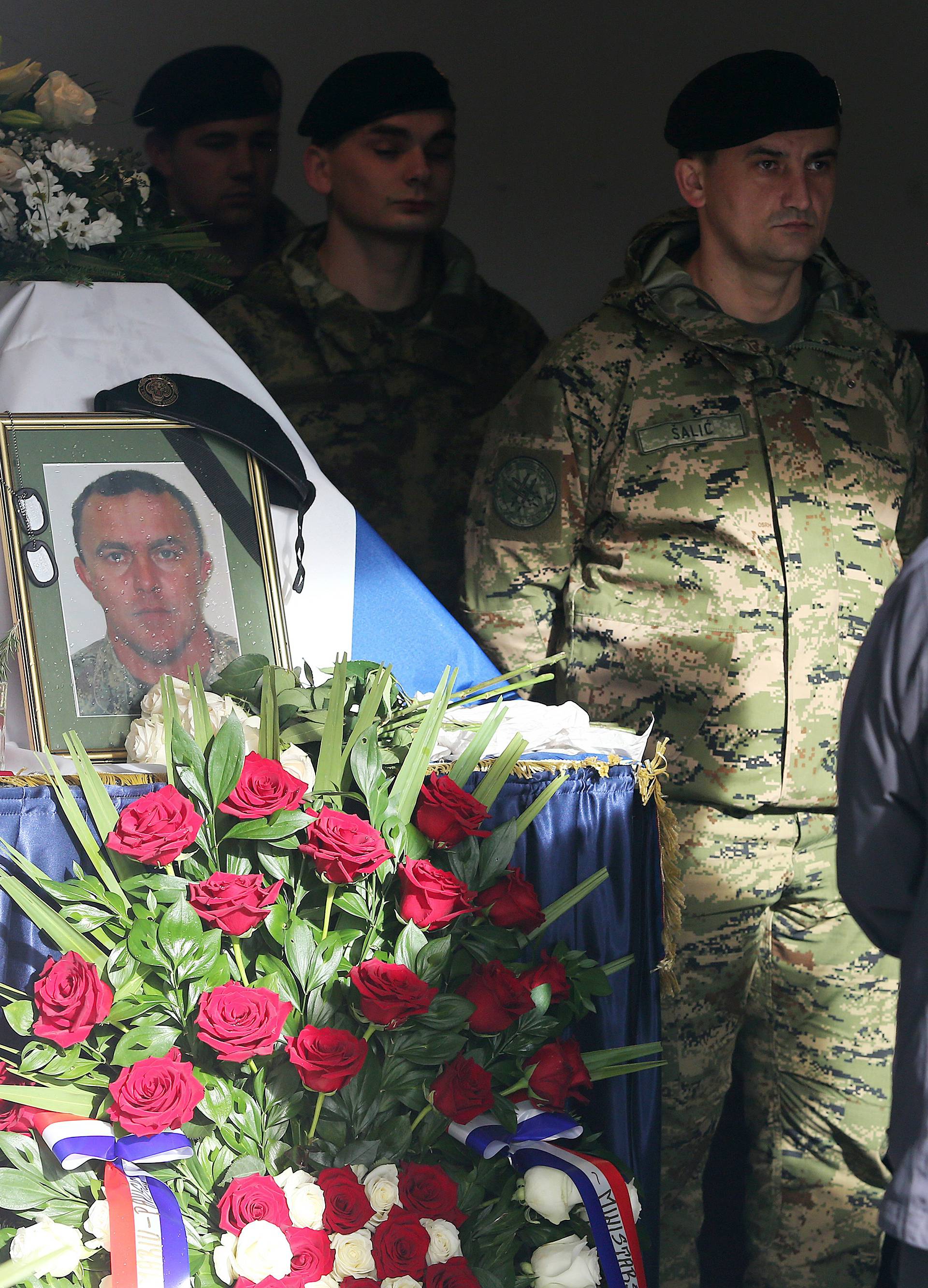 Pokopan vojnik Mario Pavišić: 'Otišao je kada je najpotrebniji'