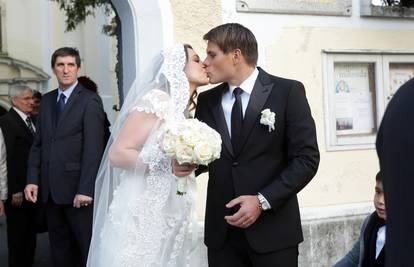 Nogometašu i bivšoj misici na vjenčanju je  pjevao Halid Bešlić