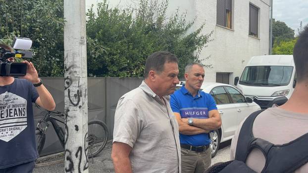 FOTO Pretres doma uhićenog direktora Šegote! Istražitelji sve pregledavaju: Ovo su prizori...