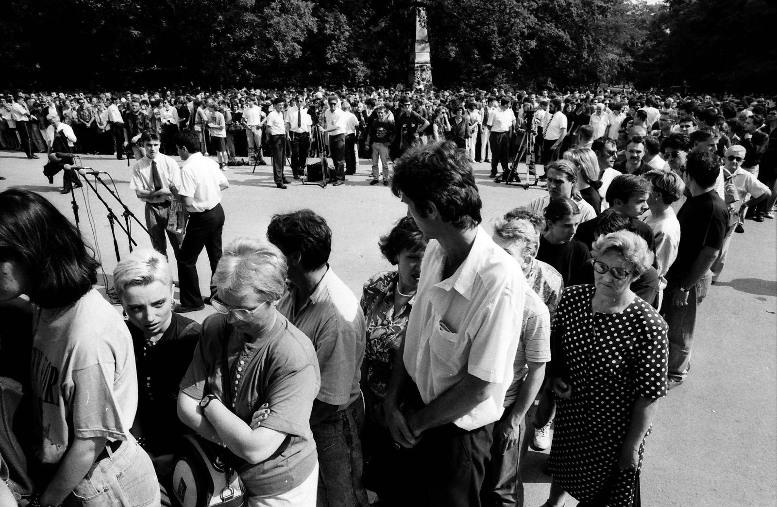 Na Mirogoju plakalo 100.000 ljudi: Neutješni suigrači odnijeli su Dražena na vječni počinak