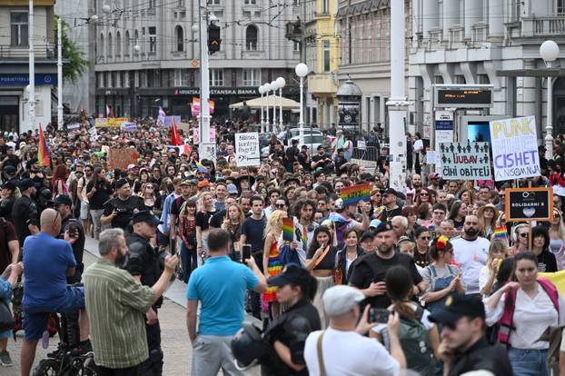 Zagreb: 25. Povorka ponosa LGBTIQ zajednice "Korak po korak, iskorak!"