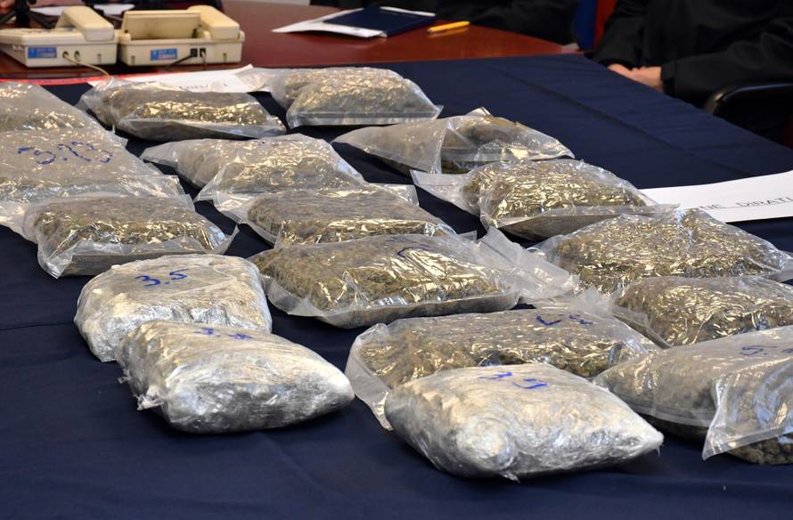 Zaplijenili mu duhan vrijedan 2 milijuna kuna, streljivo, drogu