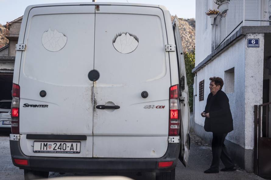 Katuni Kreševo: Reportaža o dostavi kruha u malenim zaselcima Dalmatinske zagore