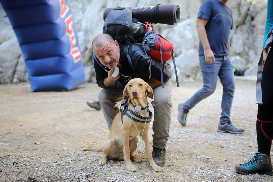 Maratonac: S planinarima je Šon prehodao cijeli Velebit...