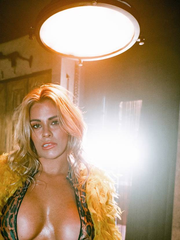 FOTO Nekad su dominirale u UFC-u, a danas zajedno snimaju sadržaj koji nije za svačije oči