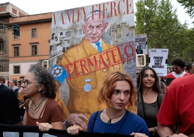 USB union holds nationwide strike, "Let's Block Everything," in solidarity with Gaza, in Rome