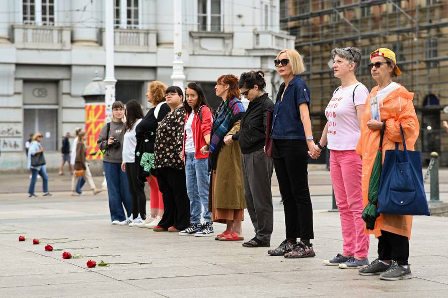 Zagreb: Tiha misa Arijane Lekić - Fridrih na glavnom gradskom trgu