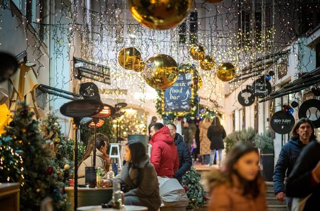 Atmosfera na zagrebačkom Adventu