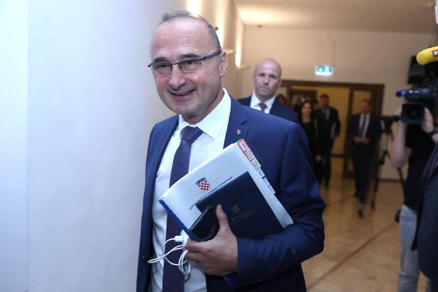 Oporba odbila glasovati: Novi ministri prisegnuli na dužnosti