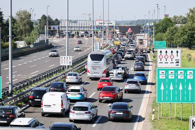 Zagreb: Gužve prema Jadranu, kolone vozila protežu se kilometrima