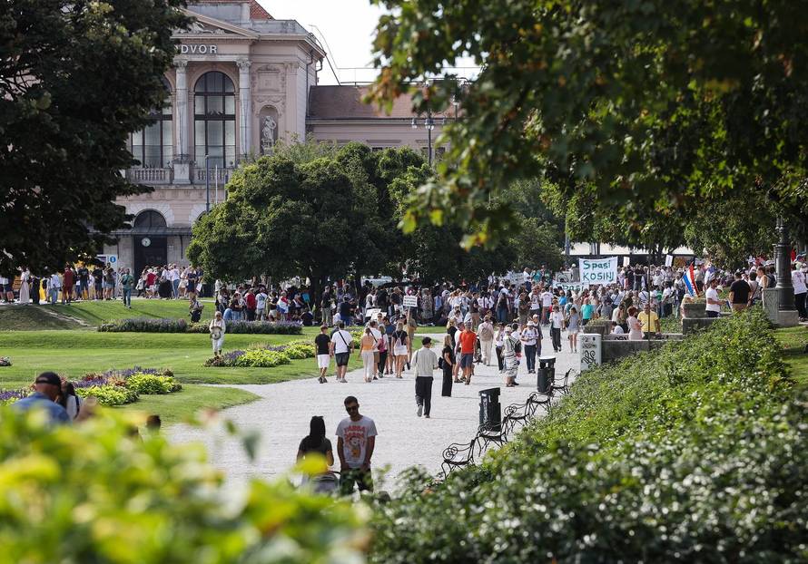 Zagreb: Okupljanje prosvjednika Hodaj za Liku, hodaj za Hrvatsku
