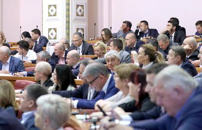 Deklaracija o gladomoru otvorila novu rundu sukoba oporbe i većine oko Ukrajine