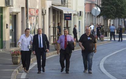 Političari na obilježavanju Dana pobjede i domovinske zahvalnosti u Kninu