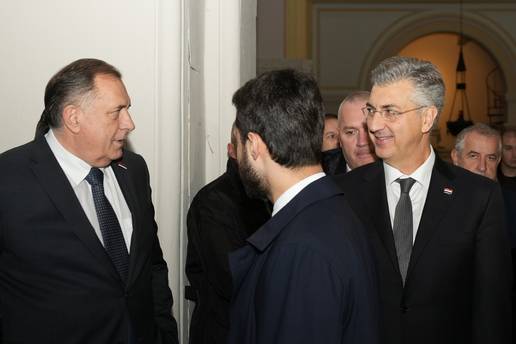 FOTO Politi&ccaron;ki vrh regije u Banjoj Luci: Plenkovi&cacute;, Dodik, &Ccaron;ovi&cacute; i Kri&scaron;to na domjenku