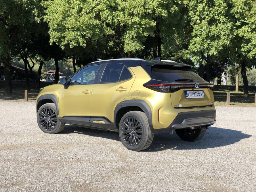Toyota Yaris Cross s hibridnim pogonom troši četiri litre u gradu i tjera vas na opuštanje