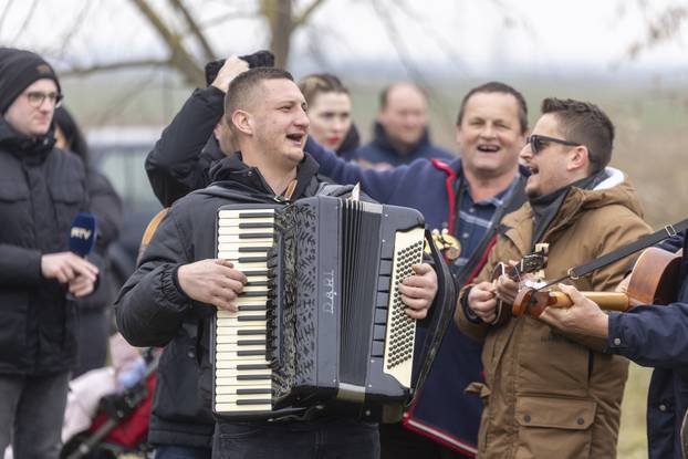 Đakovački bušari – pokladno jahanje u Širokom Polju