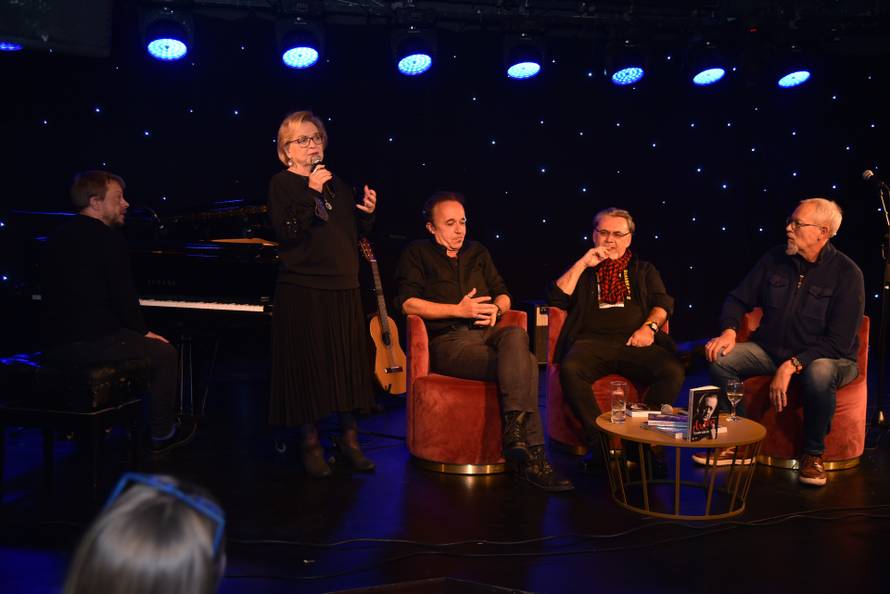 Gabi Novak: 'Knjiga o Arsenu je uvijek na stoliću  pokraj mene...'